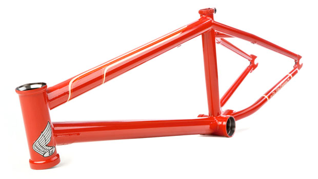 Fit-Frame-TD350-Sig.-Tom-Dugan-red