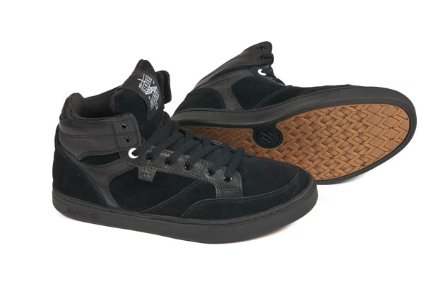 Almond_Belmont_Black-1-1