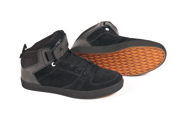 Almond_Duke_High_Black-1-1