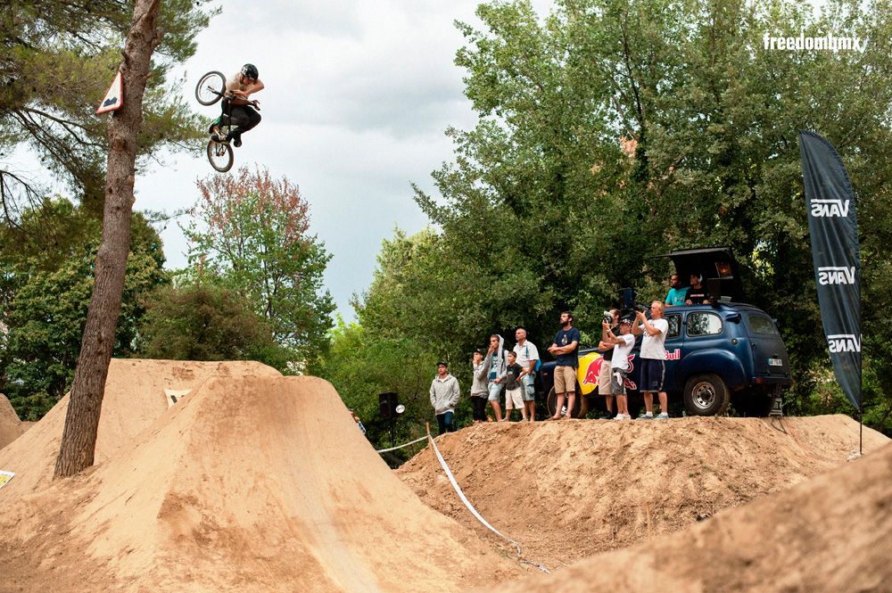 Chris-Doyle-Vans-Kill-the-Line-5