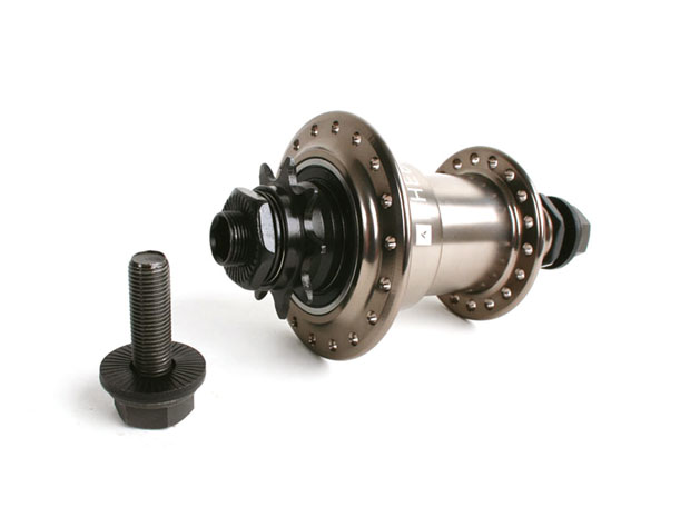 KHE_5438_010_09_khe_greyhound_street