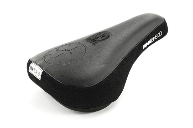 Kink-Sattel-Pilot-schwarz