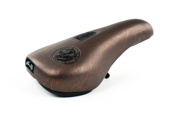 Kink-Sattel-Solace-bronze