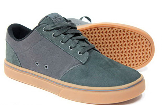 Lotek-Shoe-Hoder-Spring-2012-grey