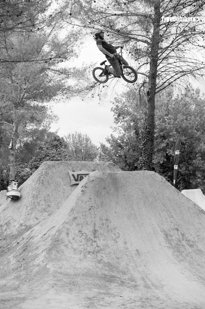 Mike-Hucker-Clark-Vans-Kill-the-Line-4
