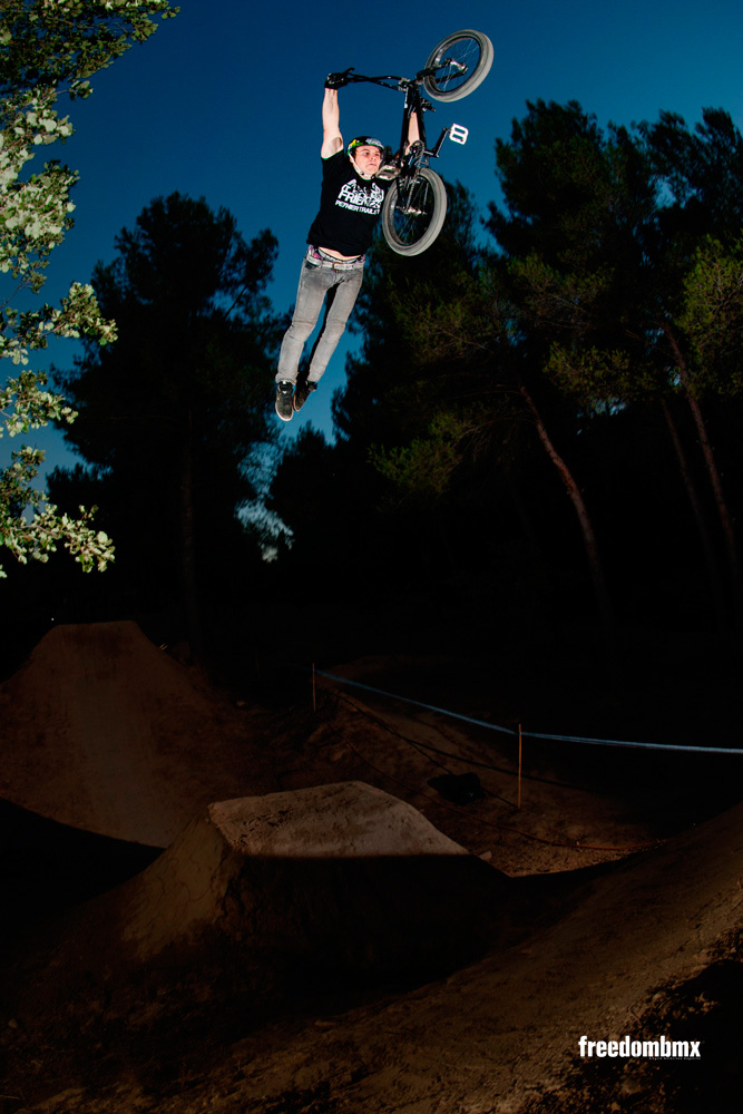 Simon-Moratz-Vans-Kill-the-Line-1