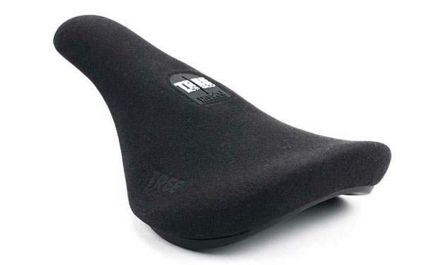 Tree-Sattel-Ergo-Pivotal-schwarz-2