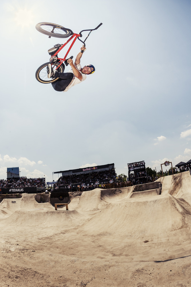 Sergio-Layos-Red-Bull-Dirt-Conquers