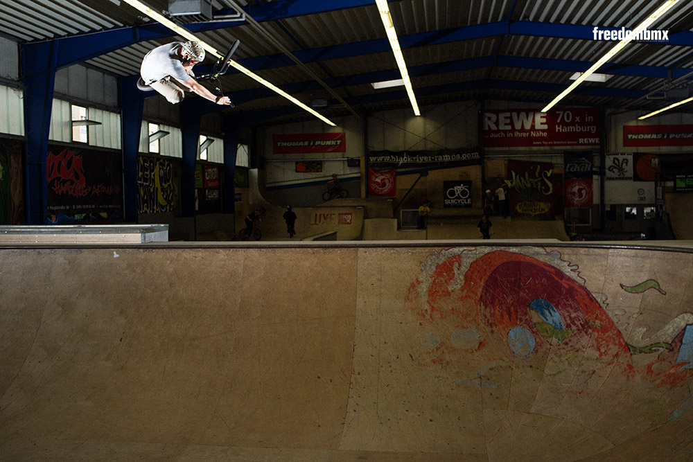 Alex Stinshoff auf dem We don't care BMX-Contest in der iPunkt-Halle in Hamburg