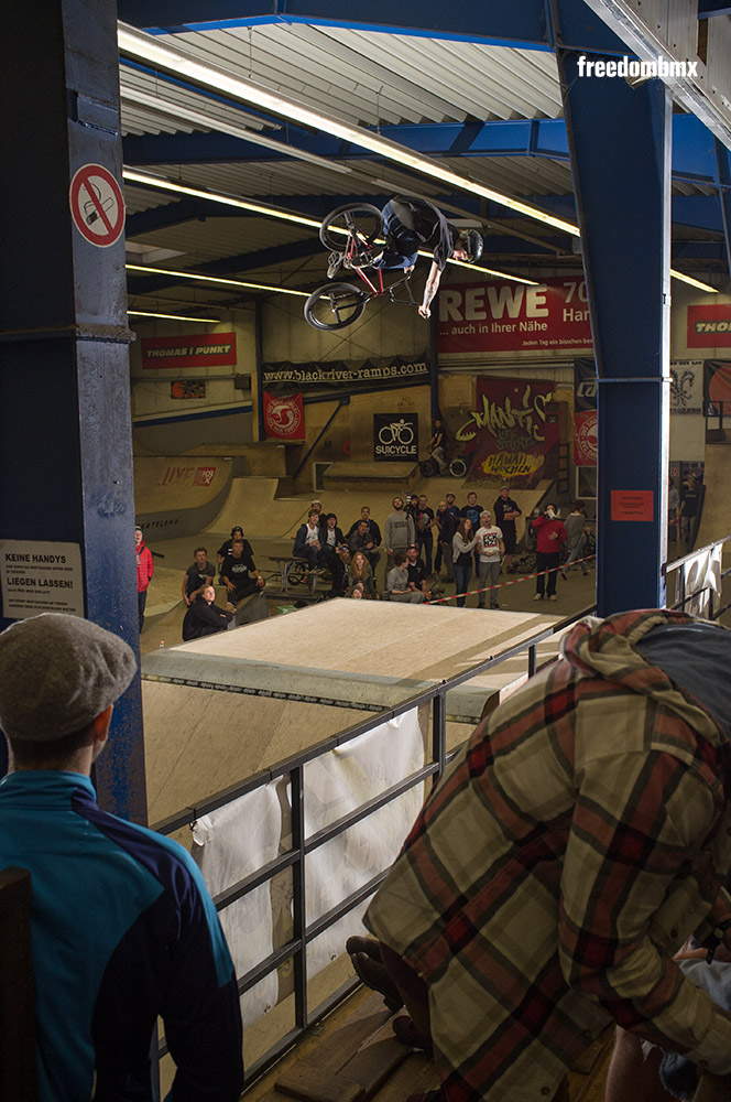 Janek Wentzky auf dem We don't care BMX-Contest in der iPunkt-Halle in Hamburg