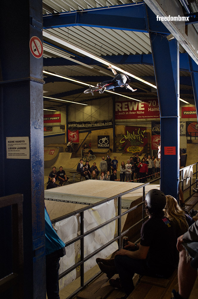 Janek Wentzky auf dem We don't care BMX-Contest in der iPunkt-Halle in Hamburg