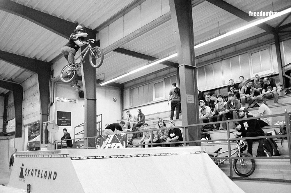 Kevin Liehn auf dem We don't care BMX-Contest in der iPunkt-Halle in Hamburg