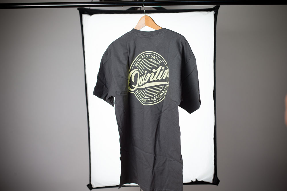 Quintin T-Shirt mit Design in Erinnerung an alte Zeiten.