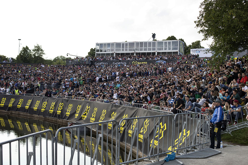 X-Games-München-BMX-Big-Air-Publikum