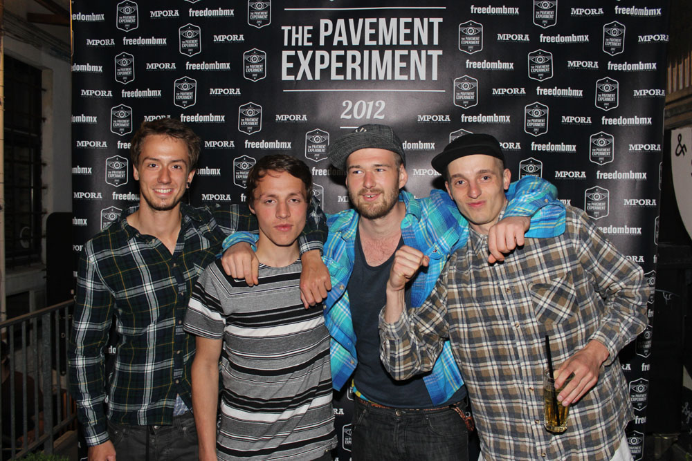 Pavement-Experiment-Premiere-Leute