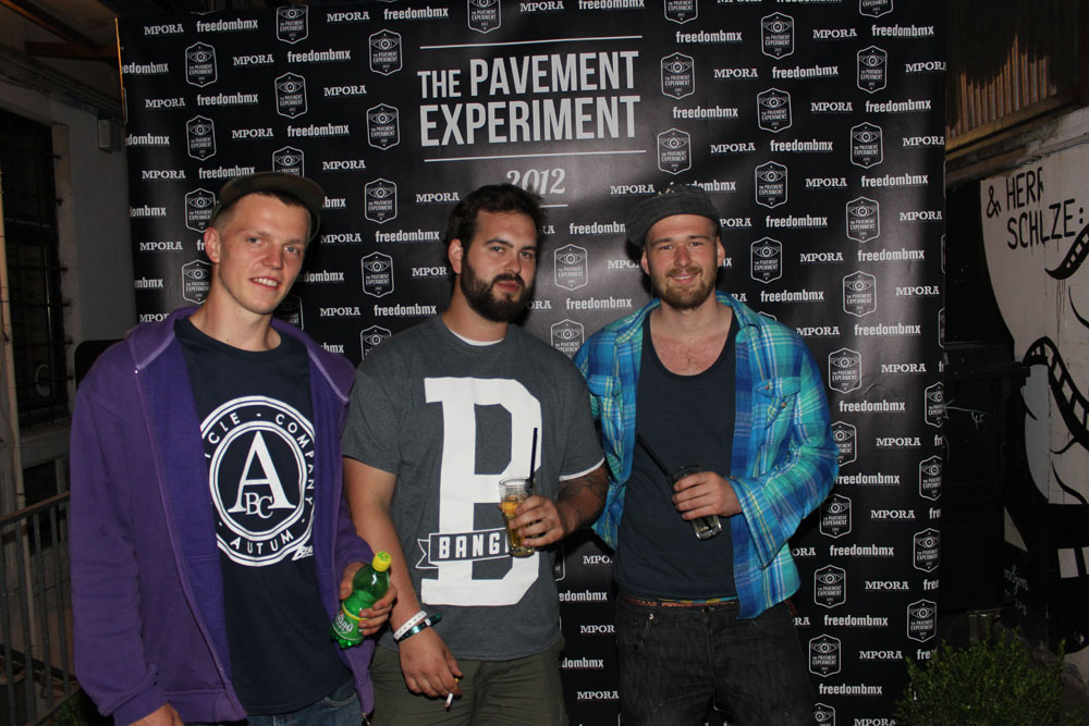 Pavement-Experiment-Premiere-Martens-Jules-Gutzeit