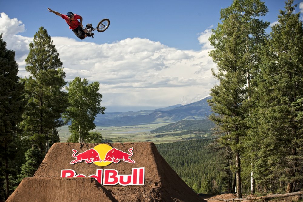 Red-Bull-Dreamline-2013-Hucker-360-One-Handed-Table
