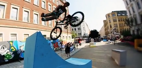 street-cycle-invasion-chemnitz-video