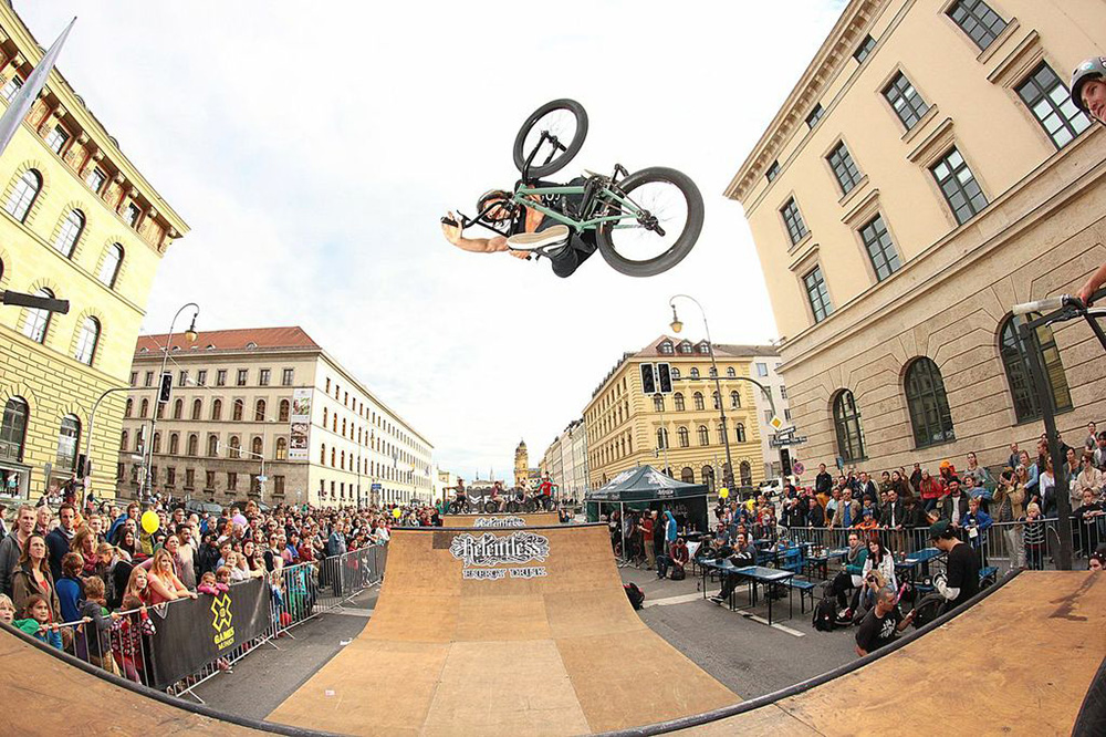 Ex-Hop-BMX-Contest-München-Invert