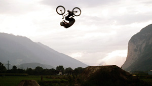 bernd-kaufmann-bmx-gloryfy-welcome-edit