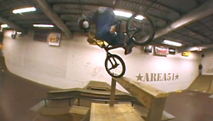 Die Baco-Crew weiß wie man eine gute Zeit hat. Kein Wunder also, dass es im Jahr 2000 auf ihrem Baco A Go-Go Jam in Appleton drunter und drüber ging.