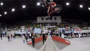 Beim Bike Hall Contest 2014 in Trutnov (Tschechien) ging es gut zur Sache. Hier sind die Highlights des Parkfinales und ein Bunnyhop über 1,32 m.