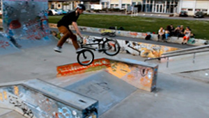 Christoph Werner ist losgezogen, um in Leipzig und Oschatz einen Welcome-Edit für Unit Clothing zu filmen. Hier ist das bremsenlose Ergebnis.