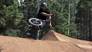 Dylan Pfohl hat einige seiner besten Aufnahmen zu einem Best-of-Video mit Kris Fox, Kevin Peraza, Harry Main, Drew Bezanson uvm. zusammengeschnitten.