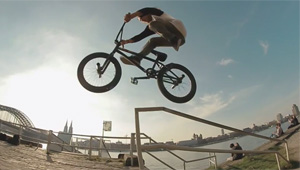 Sonne, Faltrails, Crankflips: Lukas Häsulers Welcome-Edit für Sunday Bikes hat so ziemlich alles, was ein unterhaltsames BMX-Video heutzutage braucht.