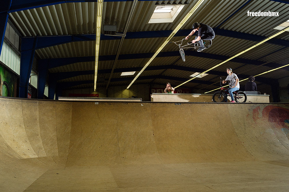 Paul Fabian brach sämtliche Geschwindigkeitsrekorde im Bowl und fand auch noch Zeit für Tricks wie diesen Toboggan.