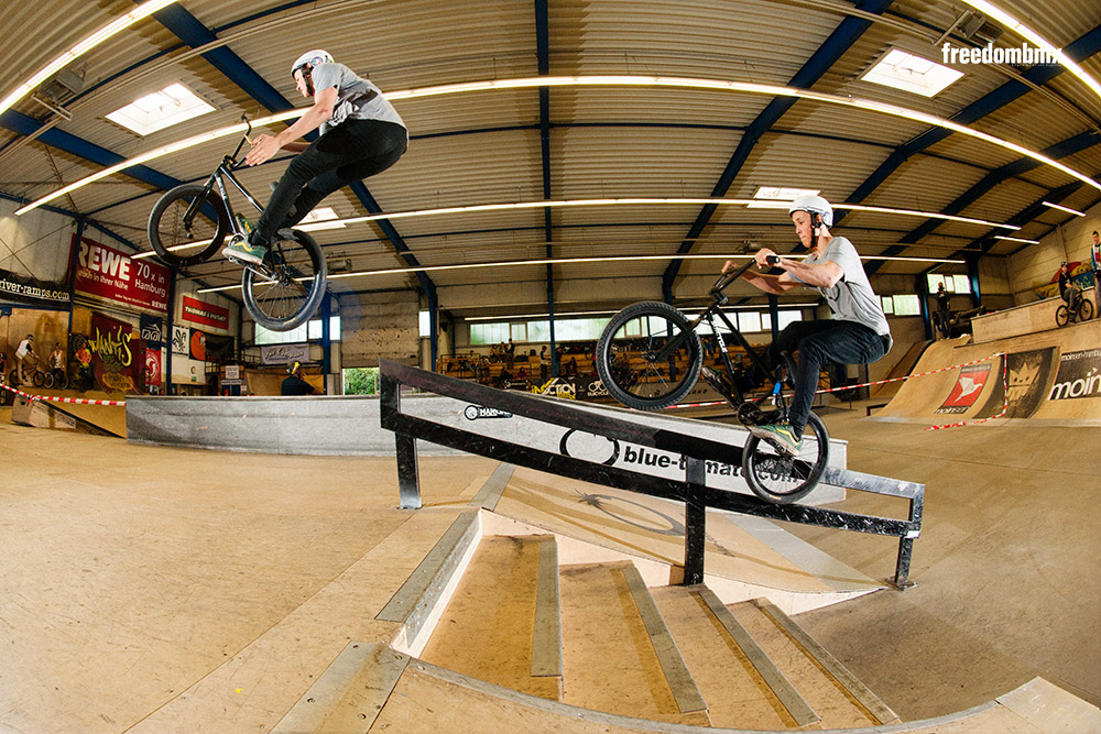 Russell Gutierrez stylte nicht nur über die Jumpbox ab, sondern machte mit diesem Ice to Bars wahrscheinlich auch einen der besten Tricks am Rail.