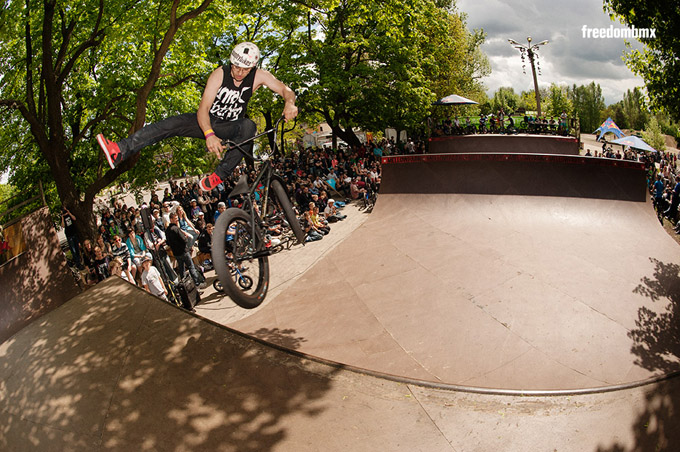 Die dunklen Wolken im Hintergrund deuten schon an, wie der Rest des Contests ausging. Vorher whippte Alex Lofink noch in einen Disaster.