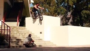 Irreführender Titel, gutes Radfahren. Tanner Easterla lädt zu einer neue Runde seines lustigen Verwirrspiels ein. Checkt den heißen Chicago-Style.