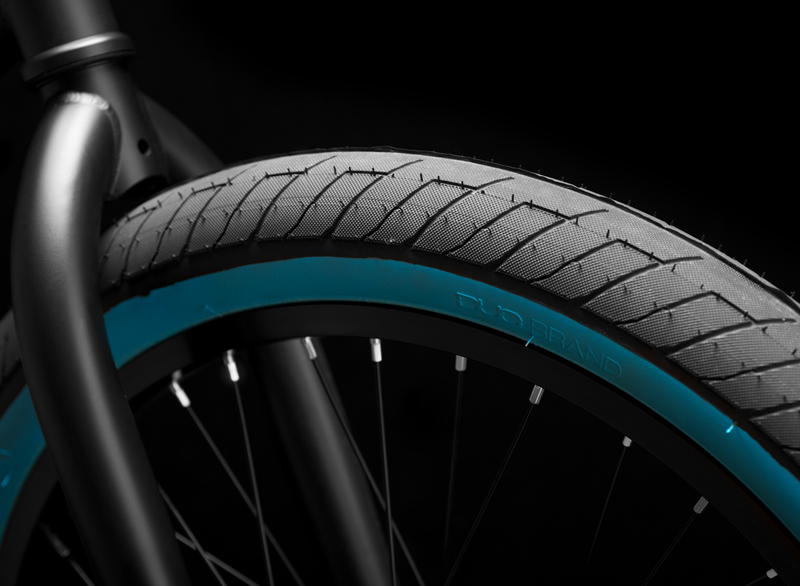 Der 'SVS'-Reifen von Duo in 2,25'' und mit farbigen Seitenwänden