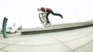 Rich Forne und Bengo waren zwischen Sheffield und Liverpool unterwegs und haben Clips für ein kleines aber feines Video gesammelt, welches ihr hier seht.