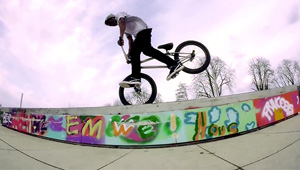 Courage Adams und Stefan Lantschner sind zwei Fahrer mit einem komplett unterschiedlichen Style. Und gerade deswegen ist dieses Video sehenswert.