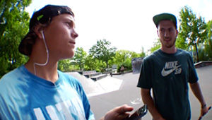 Daniel Tünte und Fernando Laczko lassen für dieses Instagram-Slam-Video ihre Techskills am Hasenheide Plaza in Berlin aufblitzen. DAYUM!