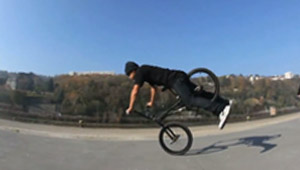 Die Jungs von deepAutum waren 2012 in Lyon unterwegs um Flatlandspots zu suchen und zu fahren und haben jetzt endlich das Video veröffentlicht.