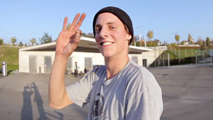 Ellis Oswald zeigt in seinem Welcome-Edit für Data Clothing, wie man "Vorsprung durch Technik" ausbuchstabiert. Hier geht