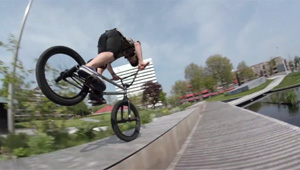 Steijn Leijzer hat Kadeem Eiland in diesem Frühjahr mit der Kamera begleitet und ihn hervorragend in Szene gesetzt.