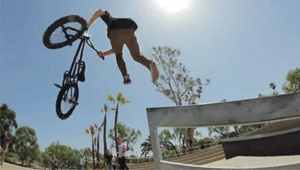 Mike Gray war mit dem Haro Team in San Diego auf Park Tour und hat währenddessen ein kleines aber feines Edit gefilmt.