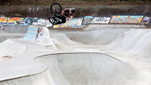 Ganz ähnlich wie seinem Bruder Hannu geht es Sig Cools nicht darum, Tricks zu machen, sondern möglichst schnell durch Transitions zu peitschen.