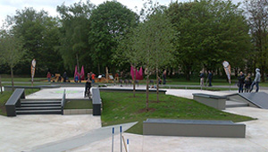 Hier sind einige Schnappschüsse von dem Skateplaza in Gießen, der sich auf dem Gelände der hessischen Landesgartenschau befindet. Sieht gut aus, oder?!