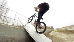 Kaum aus dem Winterschlaf erwacht, haut Tony Cherry diesen Frühlingsedit für The Daily Grind, in dem es so manchen kreativen Einfall zu sehen gibt.