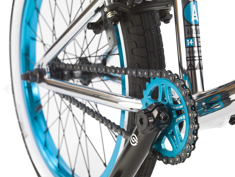 Der Trend geht zu kürzeren Kurbeln, denn die sind stabiler und machen Drehtricks einfacher. Bei wethepeople weiß man das und hat deshalb am 'Arcade' eine 170-mm-Kurbel verbaut.