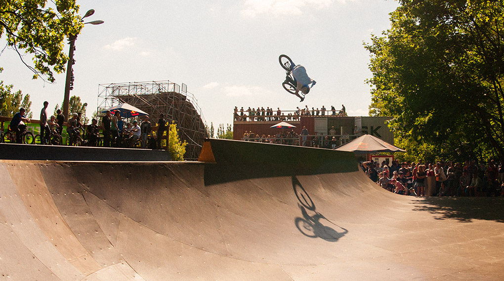 Paul Thölen Highway to Hill 2014