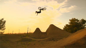 Wunderbare Dirts vor den letzten, goldenen Sonnenstrahlen des Tages, das gibt es in Ben Wallace