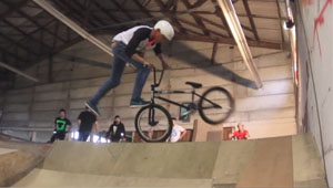 Das Blankstore BMX-Team war drei Tage lang im Osten Deutschlands unterwegs und hat Spots in Berlin, Cottbus und Zwickau abgeklappert.