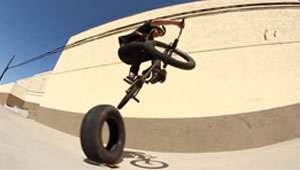 Bradley Moore ist kürzlich von Freed Bikes ins Team aufgenommen worden ud stellt in seinem Welcom-Video sein können anschaulich unter Beweis.