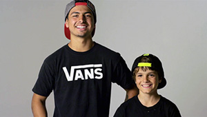 Der X-Games-Medaillist Daniel Sandoval hat den 10jährigen Kaden Stone unter seine Fittiche genommen. In diesem Videointerview erfährst du mehr.